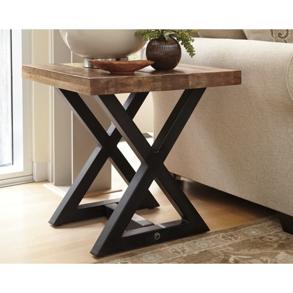 Signature Design by Ashley， Wesling Casual Light Brown End Table