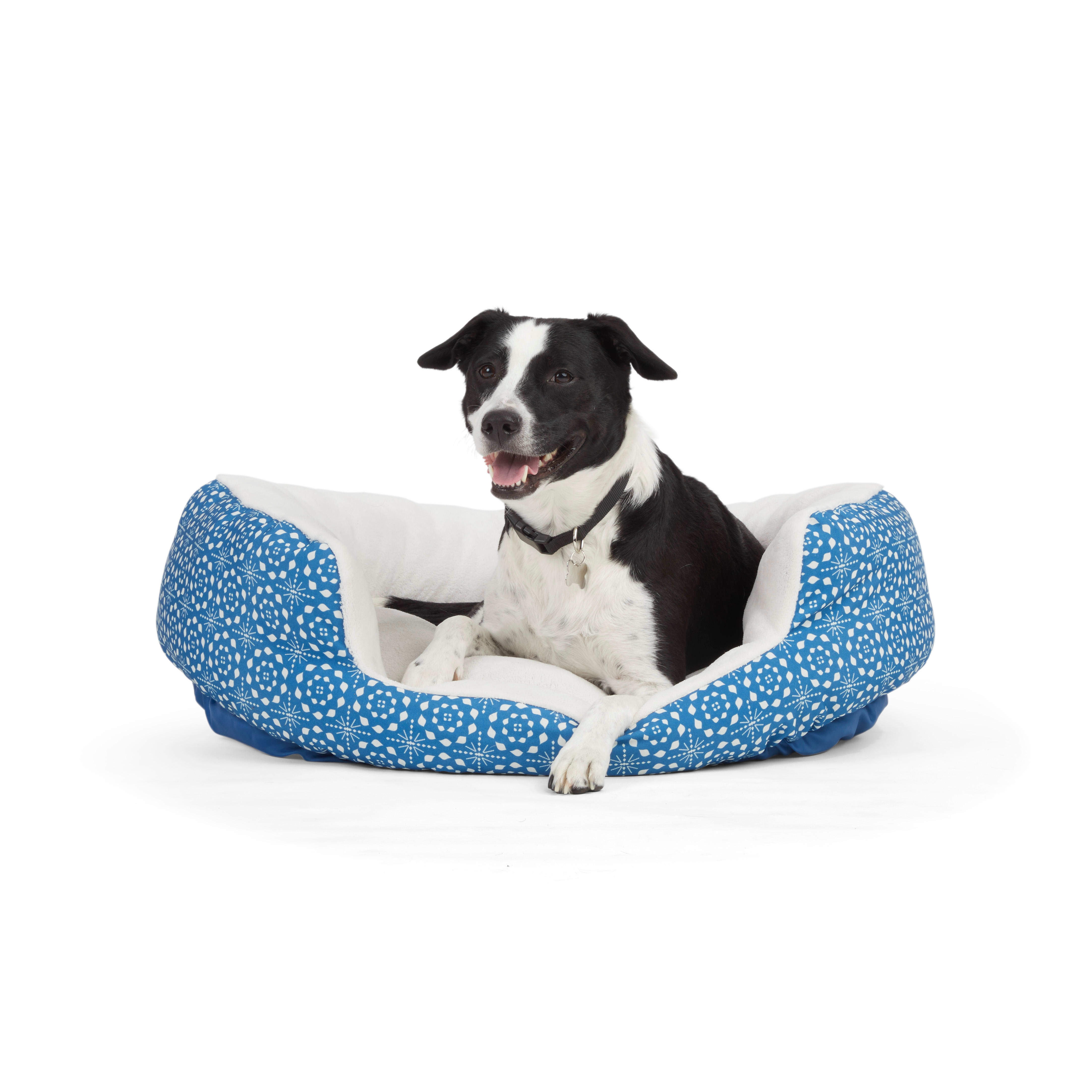 EVERYYAY Essentials Snooze Fest Round Nester Dog Bed， 36