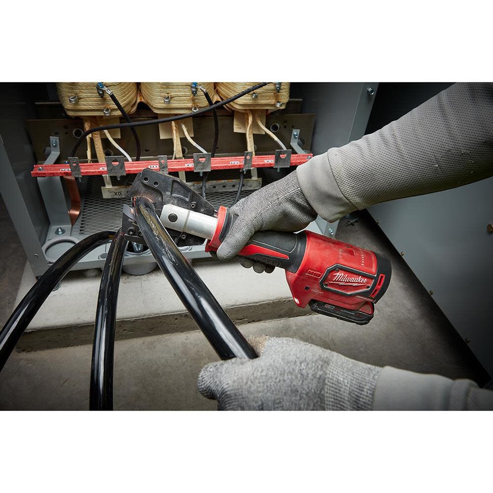 Milwaukee M18 FORCE LOGIC Cable Cutter Kit with 750 MCM Cu Jaws 2672-21 from Milwaukee