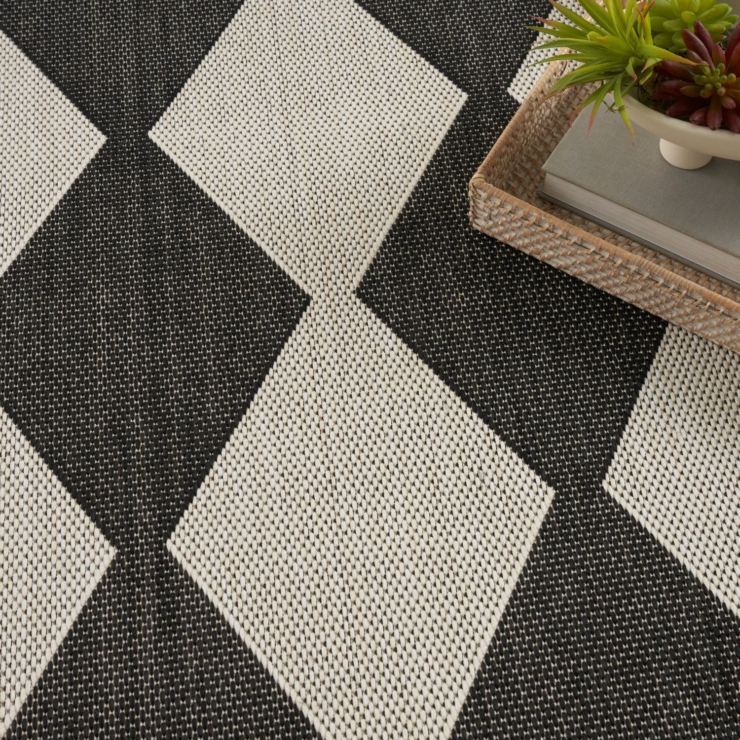 Positano Indoor/Outdoor Black Geometric Rug