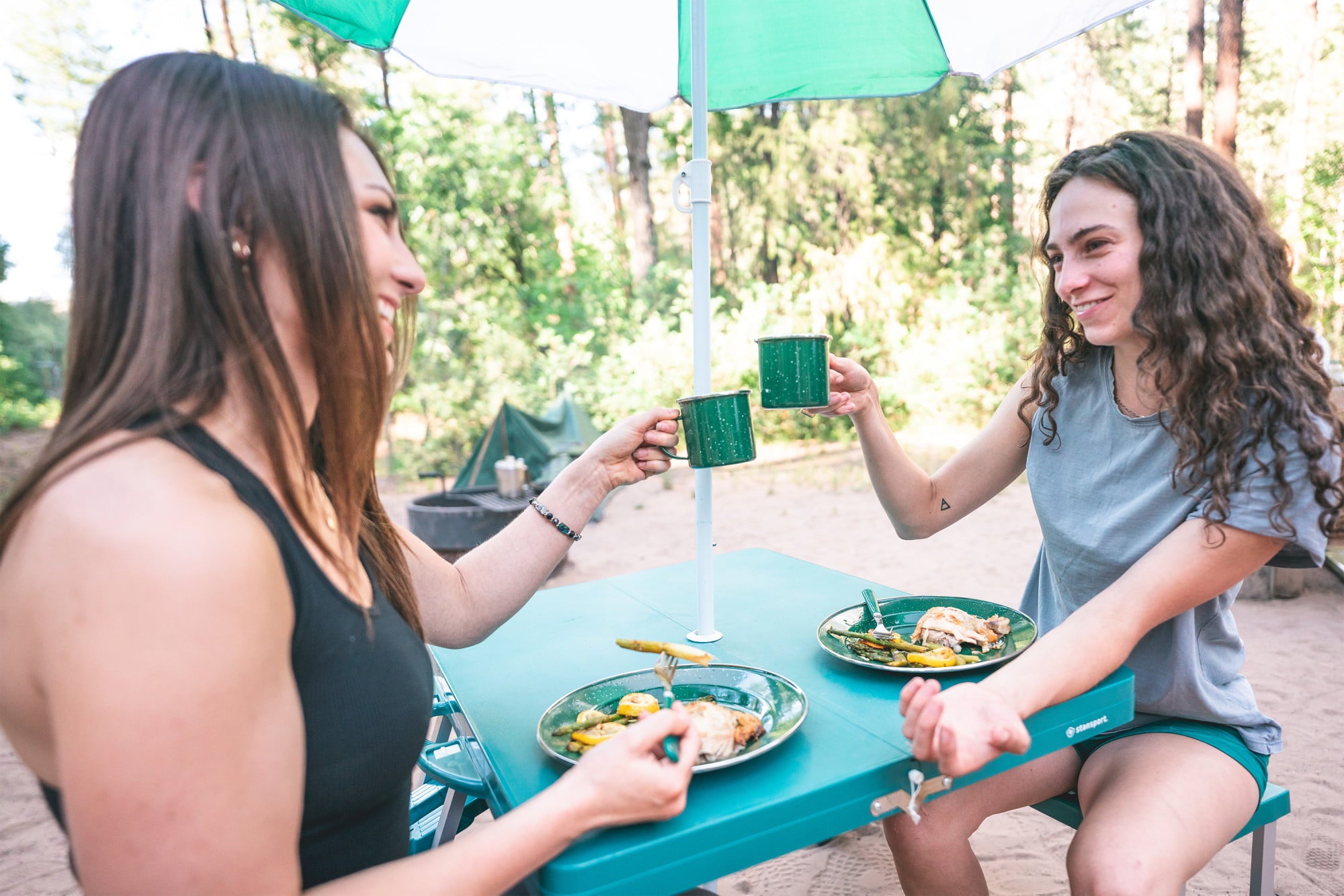 Stansport Folding Picnic Table with Umbrella， Aluminum Frame