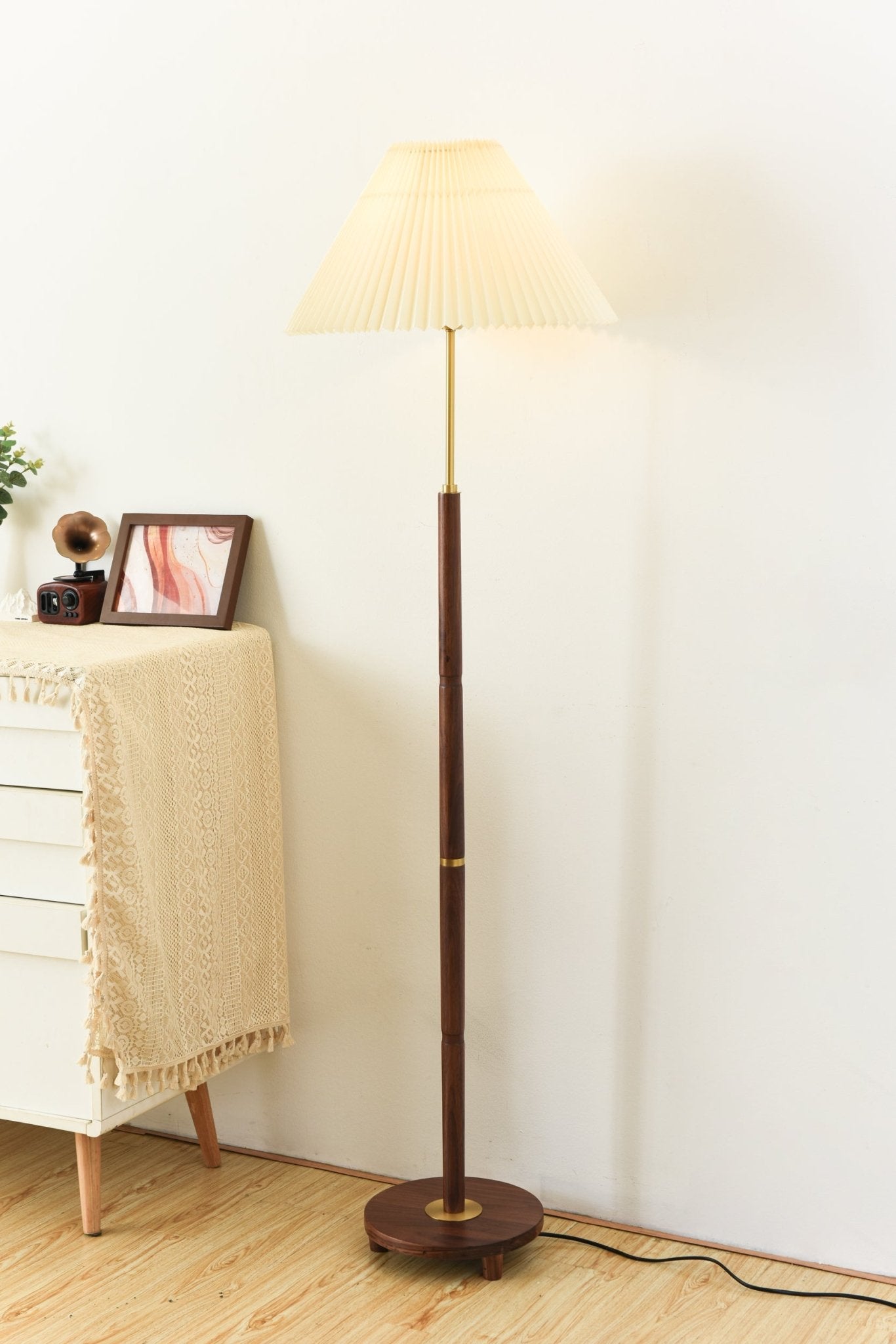 Axya Vintage Pleated Floor Lamp