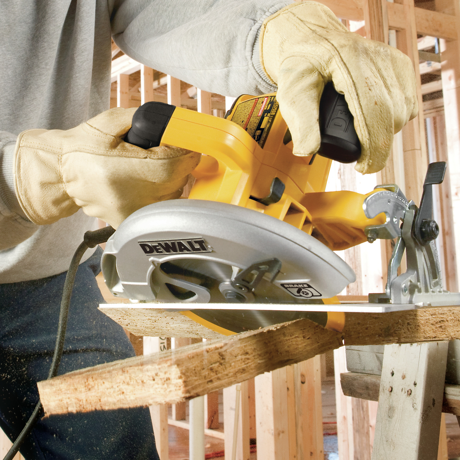 DW 15 amps 7-1/4 in. Corded Lightweight Circular Saw