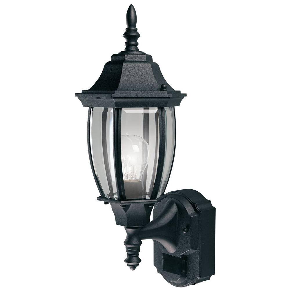 Heath Zenith Alexandria Black Farmhouse 180-Degree Outdoor 1-Light Wall Sconce with Curved Beveled Glass HZ-4192-BK