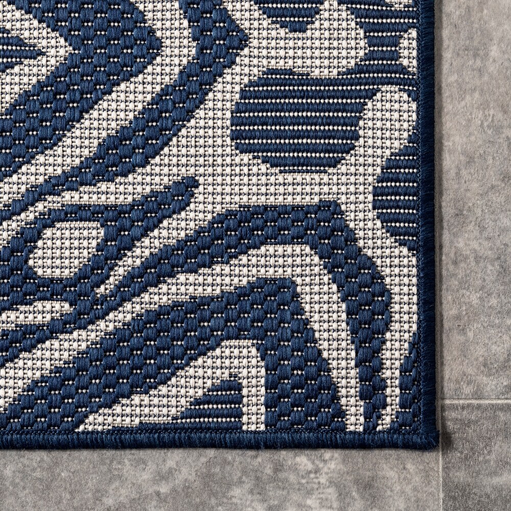 Brooklyn Rug Co Dakota Geometric Indoor/Outdoor Area Rug