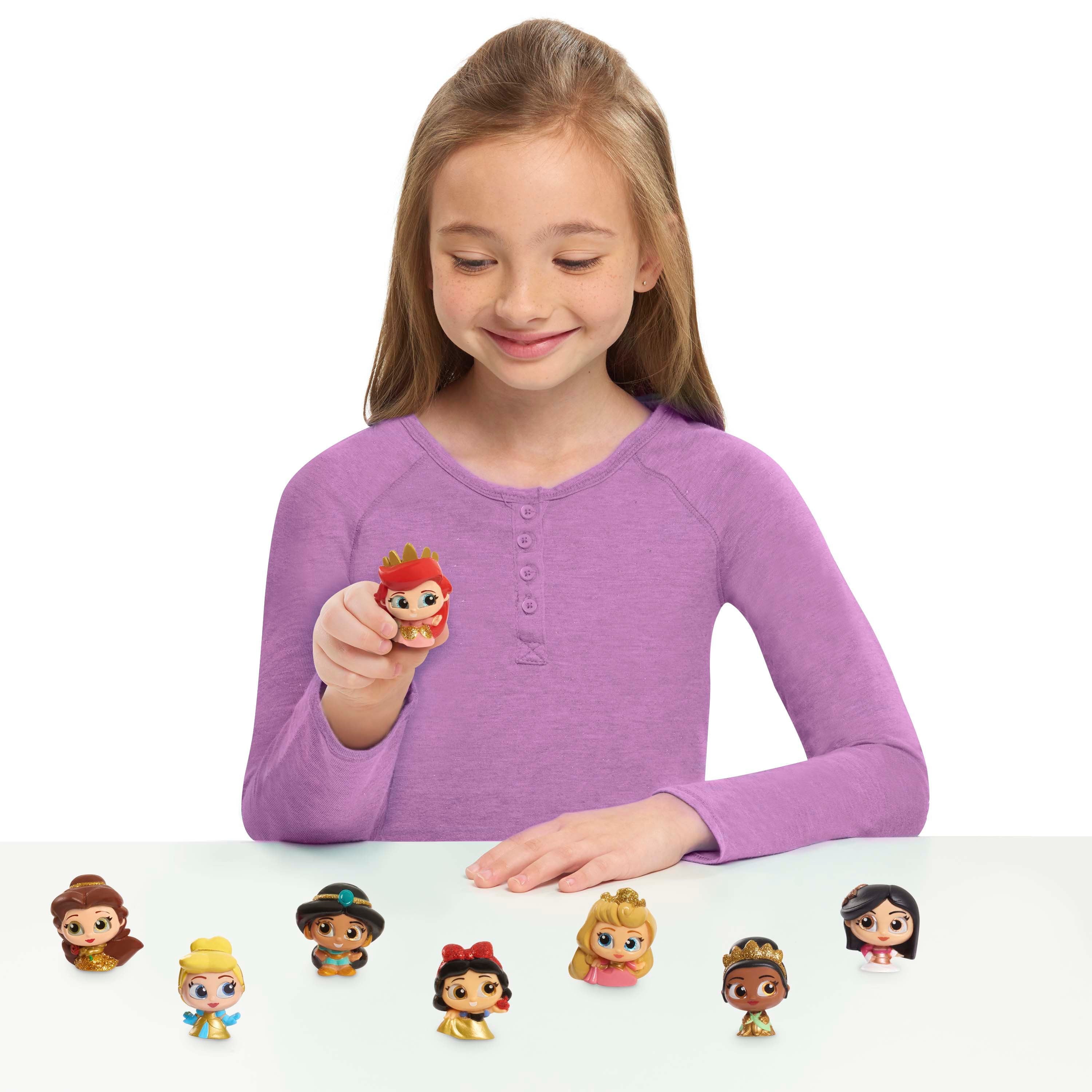 Disney Doorables Glitter and Gold Princess Collection Peek, Includes 8 Exclusive Mini Figures, Styles May Vary, Officially Licensed Kids Toys for Ages 5 Up, Gifts and Presents