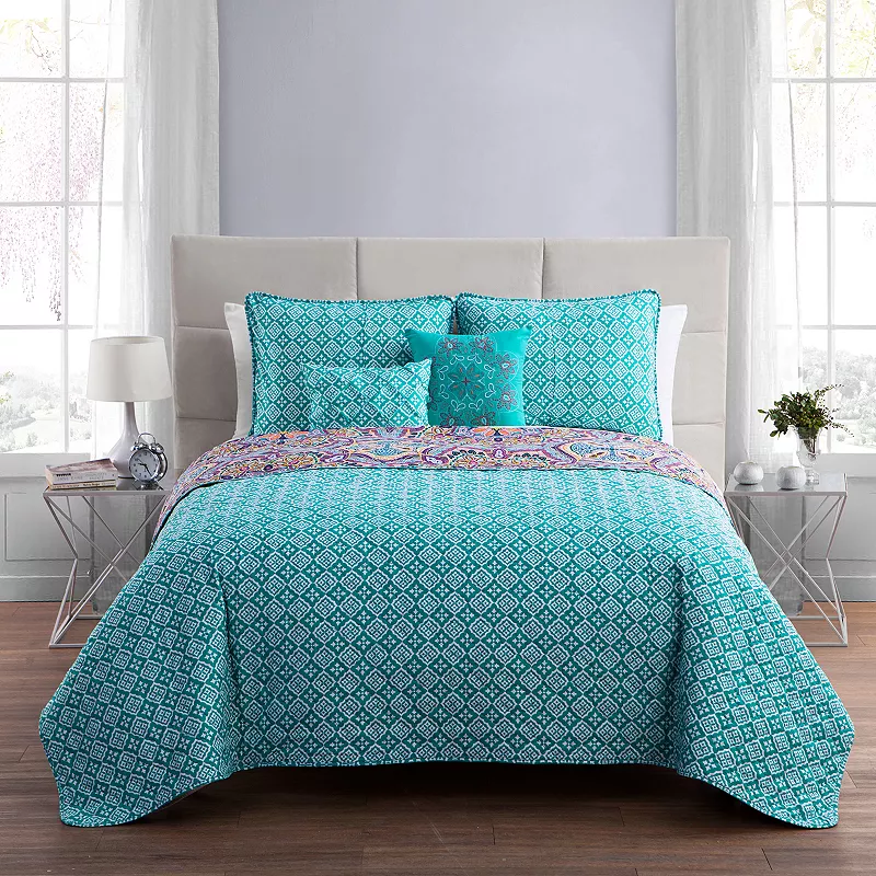 VCNY Home Yara Quilt Set