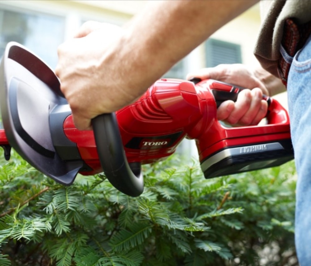 20V 22 Cordless Lithium-ion Hedge Trimmer ;