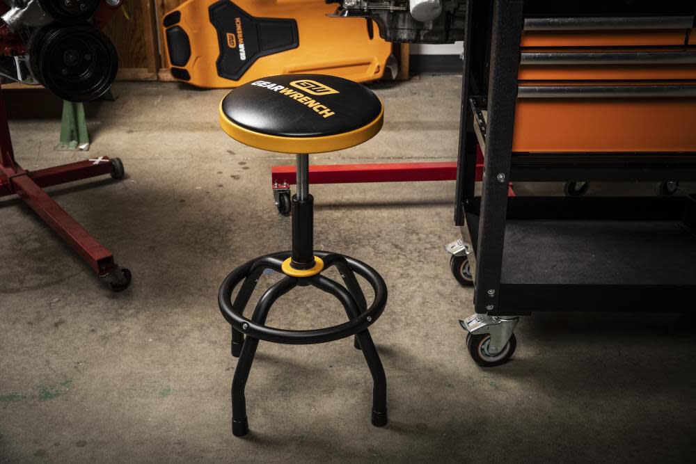 GEARWRENCH Shop Stool Adjustable Height 26-1/2 In. to 31 In. 86992 from GEARWRENCH