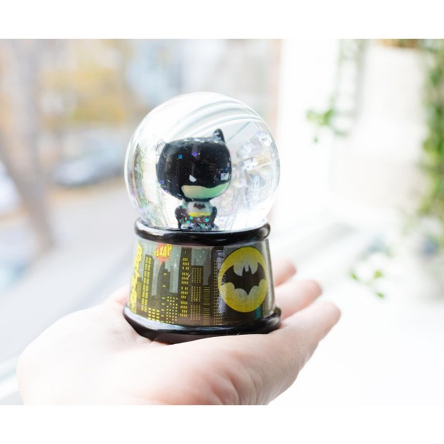 Silver Buffalo Dc Comics Batman Chibi Dark Knight Light up Mini Snow Globe 2 Inches Tall