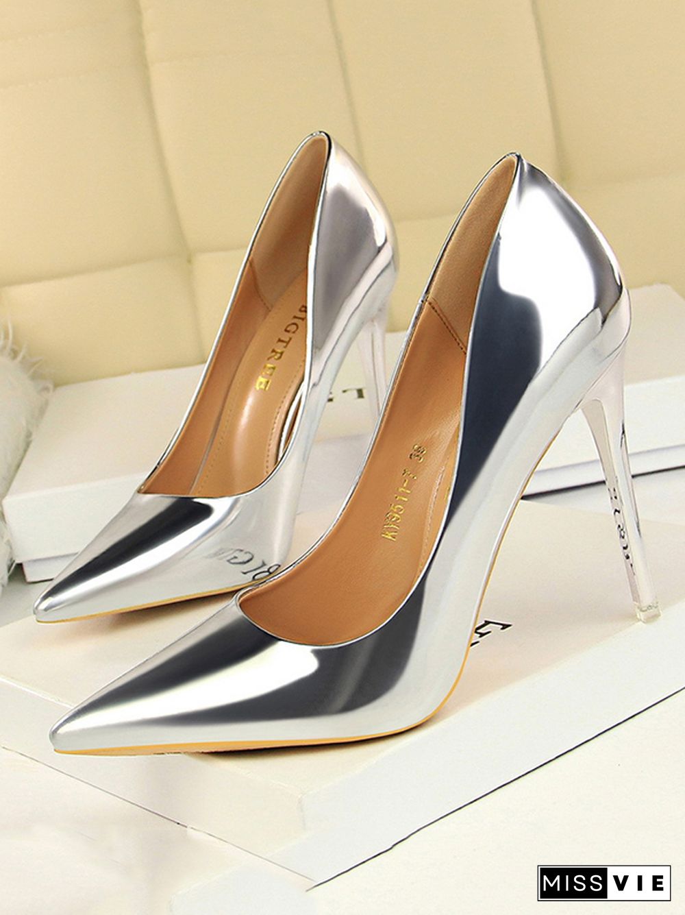 Pointed-Toe Shallow Cut Solid Color Pumps Scarpin Salto