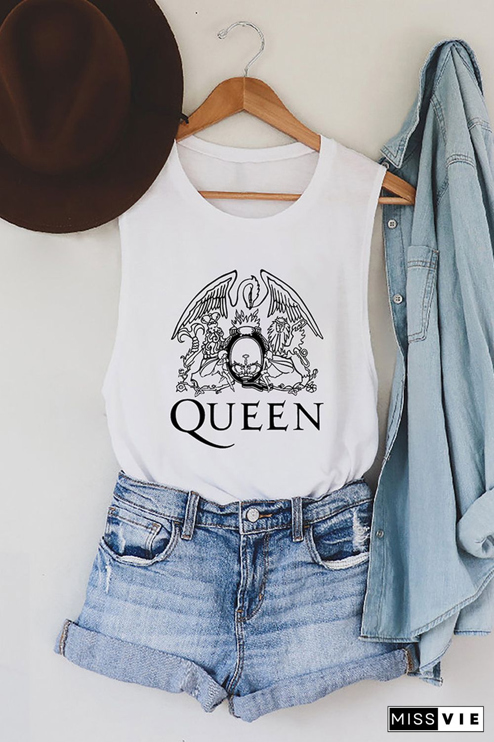 Queen Print Sleeveless Graphic Tank Top