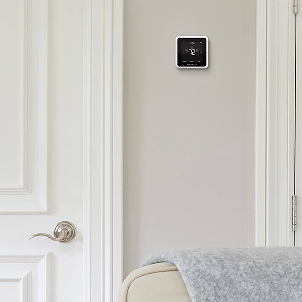 Honeywell Home T5 7-Day Smart Wi-Fi Programmable Thermostat with Geofence Technology RTH8800WF2022