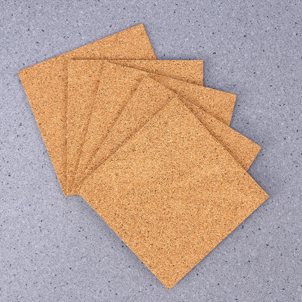 QIFEI 50Pcs Self Adhesive Cork Squares， Strong Cork Adhesive Sheets， Reusable Cork Board Cork Backing Sheets， Mini Wall Cork Tiles Mat for Coasters and DIY Crafts Brown