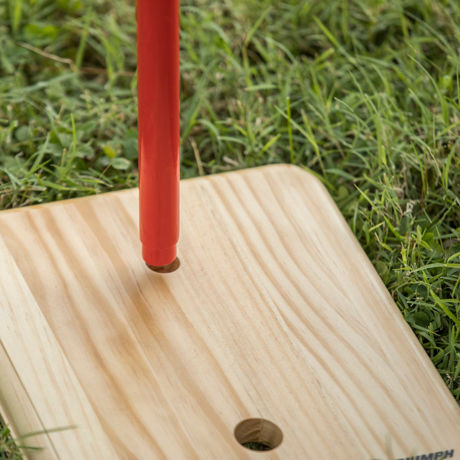 Triumph Wood Quoit Target Outdoor Lawn Game Set with Six Sisal Rope Toss Rings