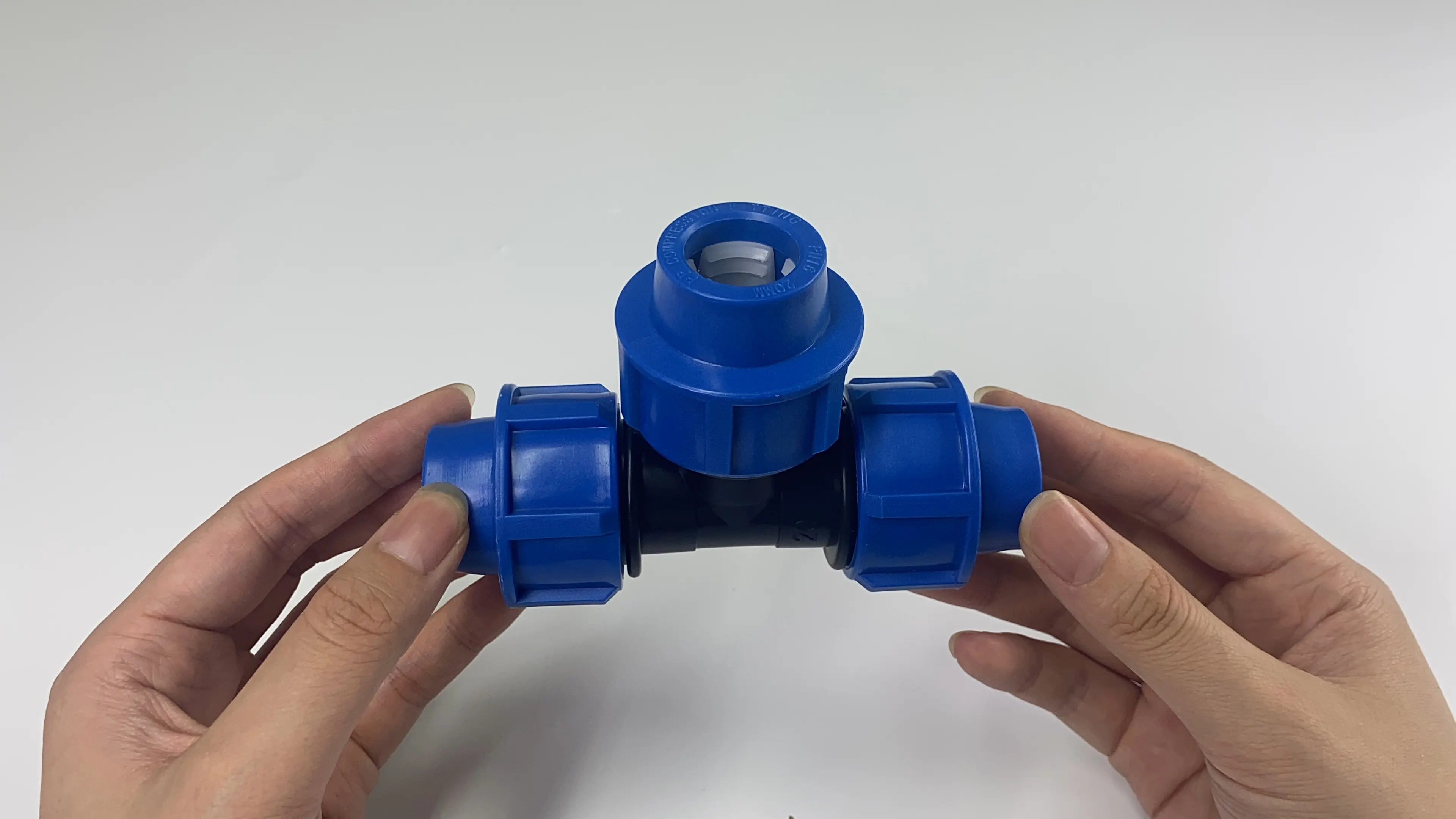 2023 Hot selling China supplierHigh quality PP Compression Fittings Male Tee PN16 for water supply