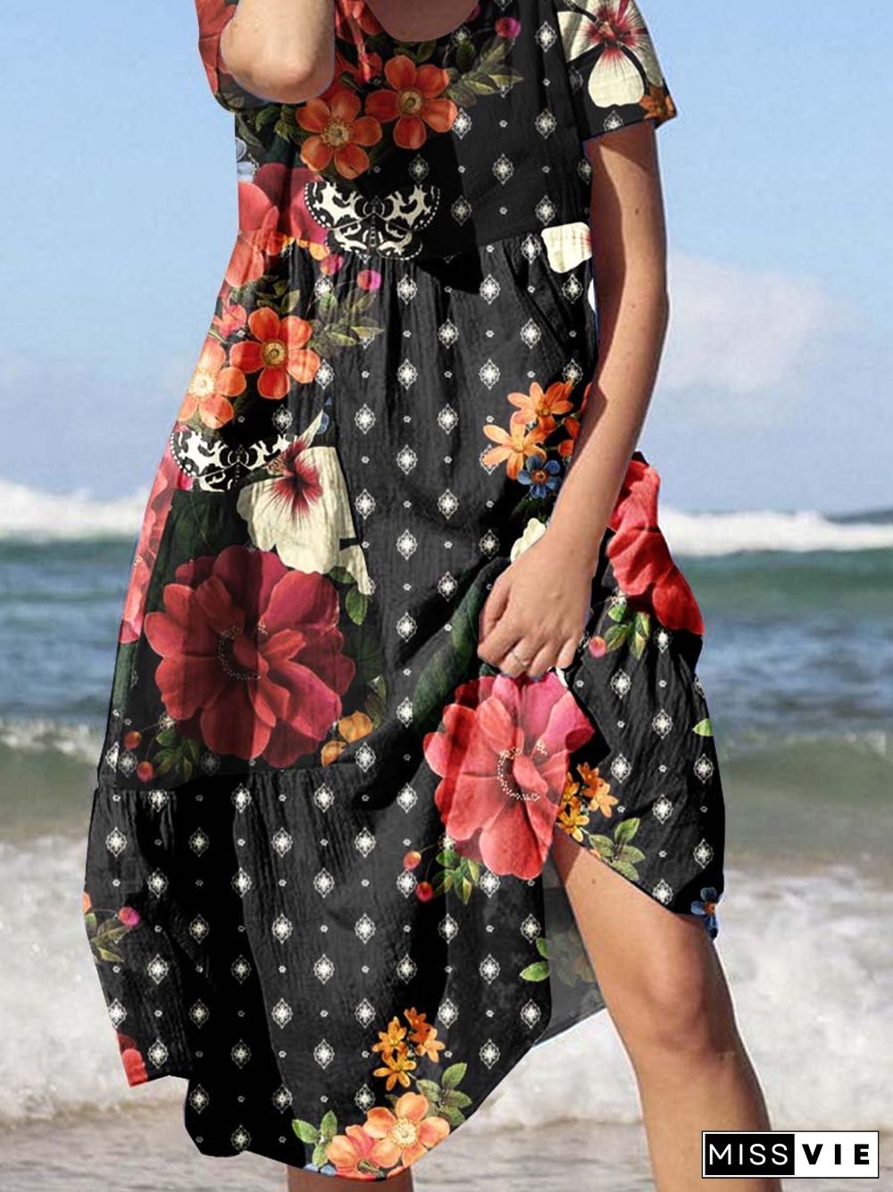 Women's Round Neck Seaside Resort Style Floral Print Flowy Dress With Pockets