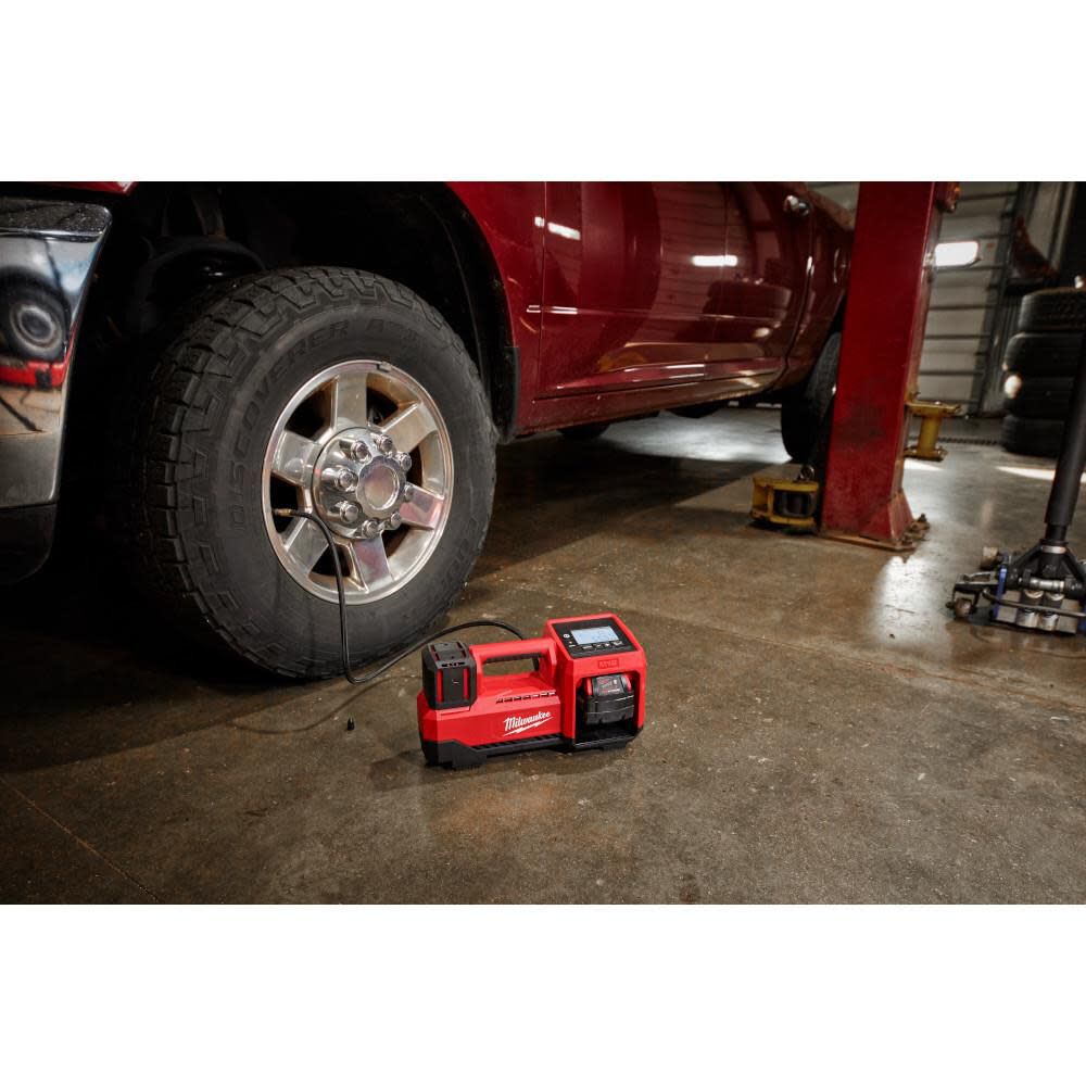 Milwaukee M18 Inflator 2848-20 from Milwaukee