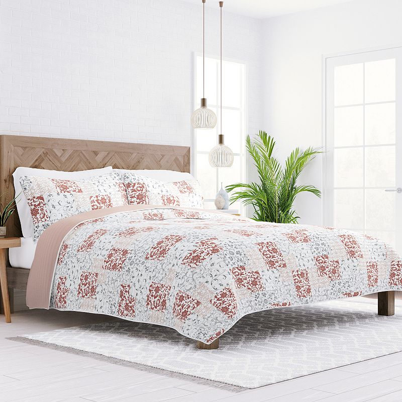 Home Collection All Season Scrolled Patchwork Reversible Quilt Set with Shams