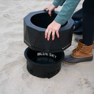 BLUE SKY OUTDOOR LIVING The Ridge 15.7 in. x 12.5 in. Round Steel Wood Pellet Portable Fire Pit with Carrying Bag PFP1513