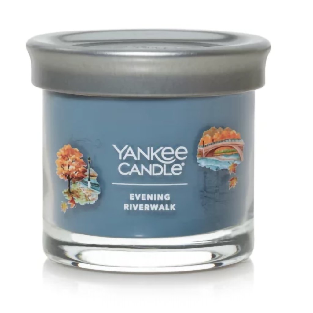 Yankee Candle  Signature Small Tumbler Candle in Evening Riverwalk