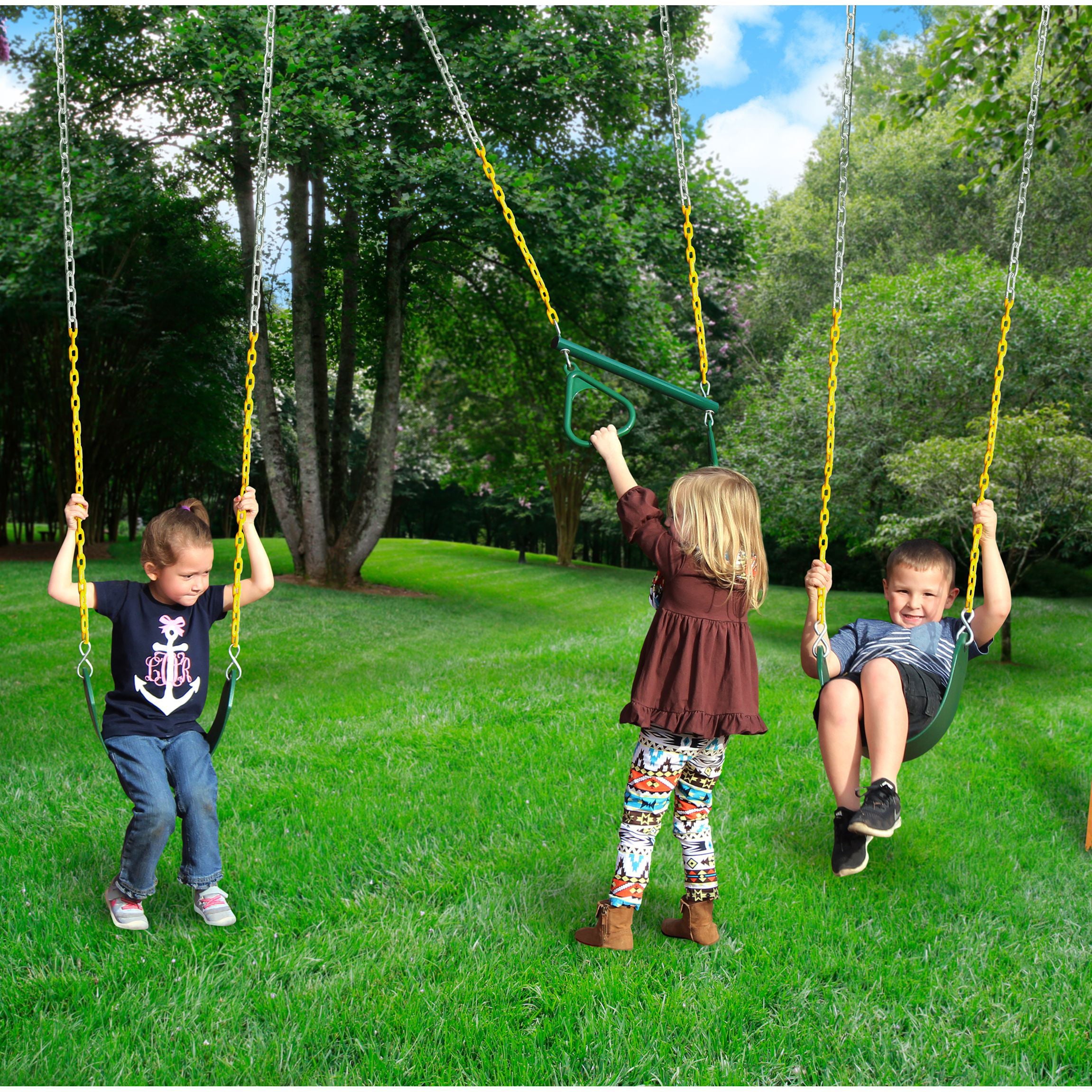 Gorilla Playsets Treasure Trove II Treehouse Wooden Swing Set with 3 Slides， Clatter Bridge and Tower， and Rock Climbing Wall