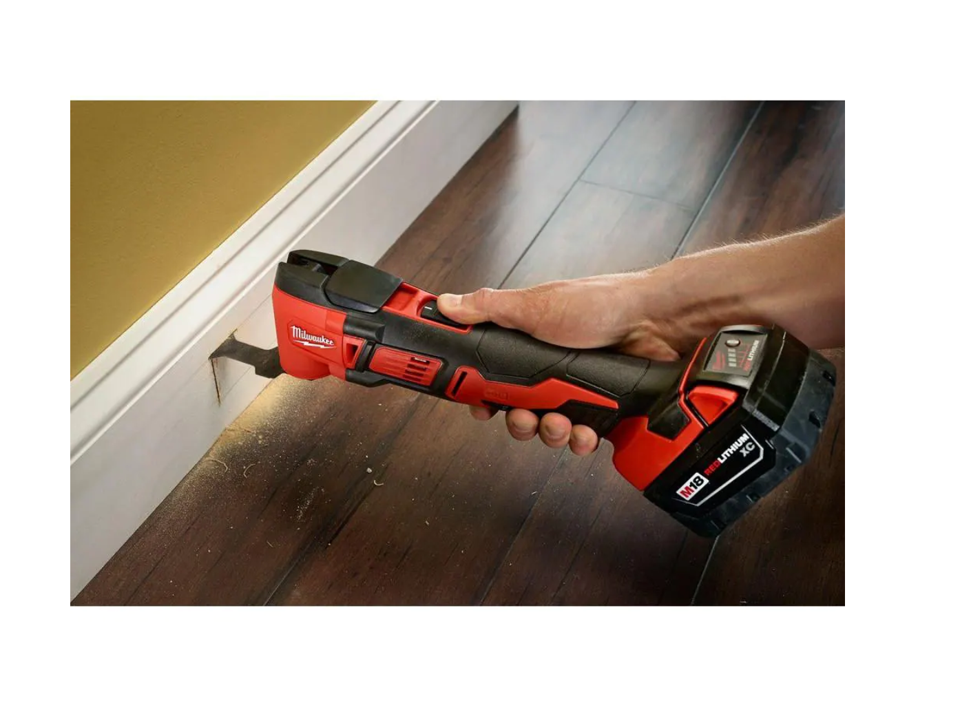 Milwaukee 2626-20 M18 18-Volt Lithium-Ion Cordless Oscillating Multi-Tool (Tool-Only)