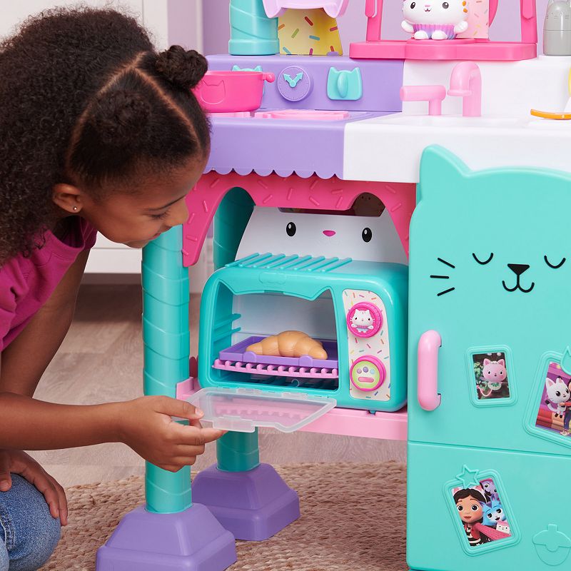 Spin Master Gabby's Dollhouse Bakey with Cakey Oven Kitchen Toy