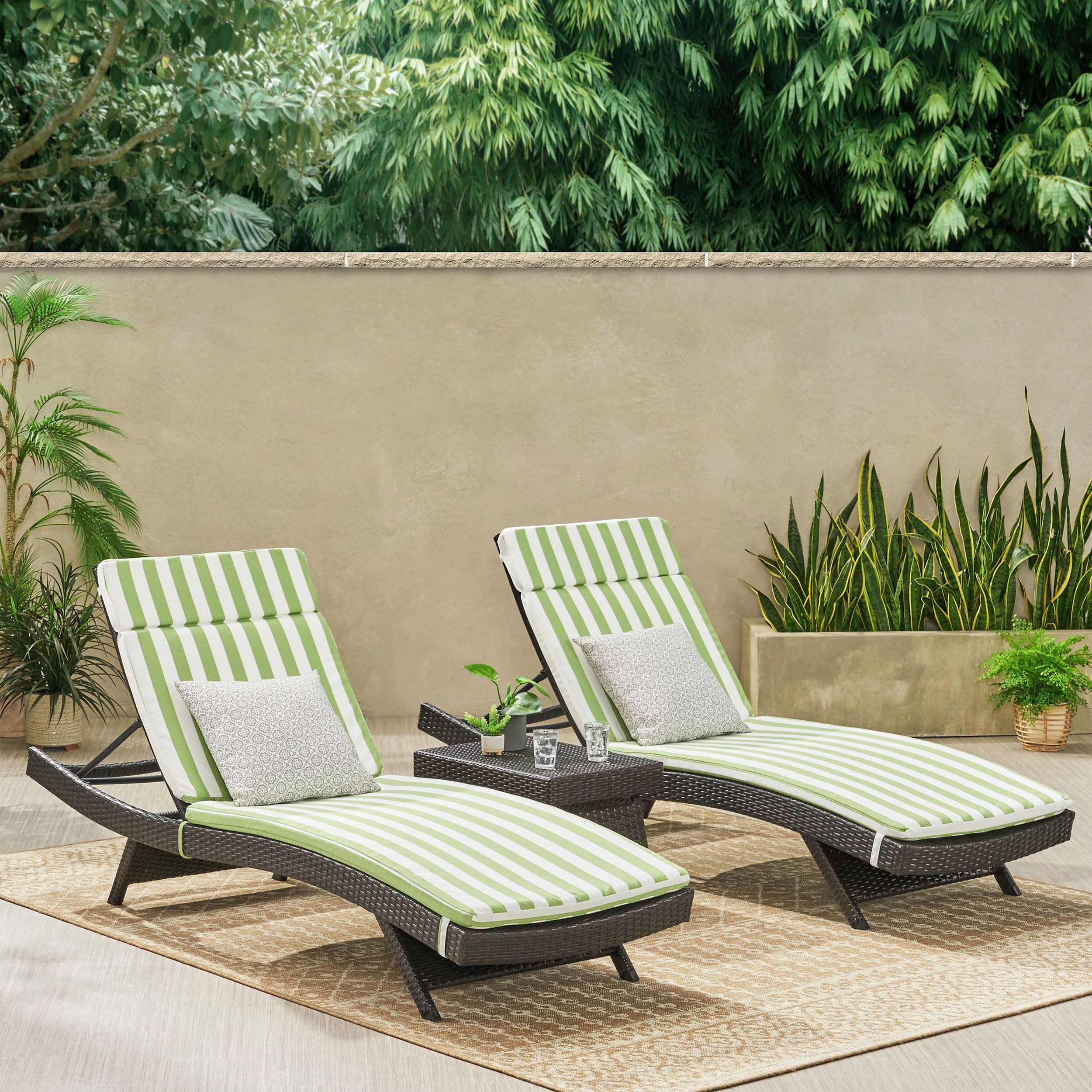 Lakeport 3pc Outdoor Brown Wicker Chaise Lounge Chair & Table Set