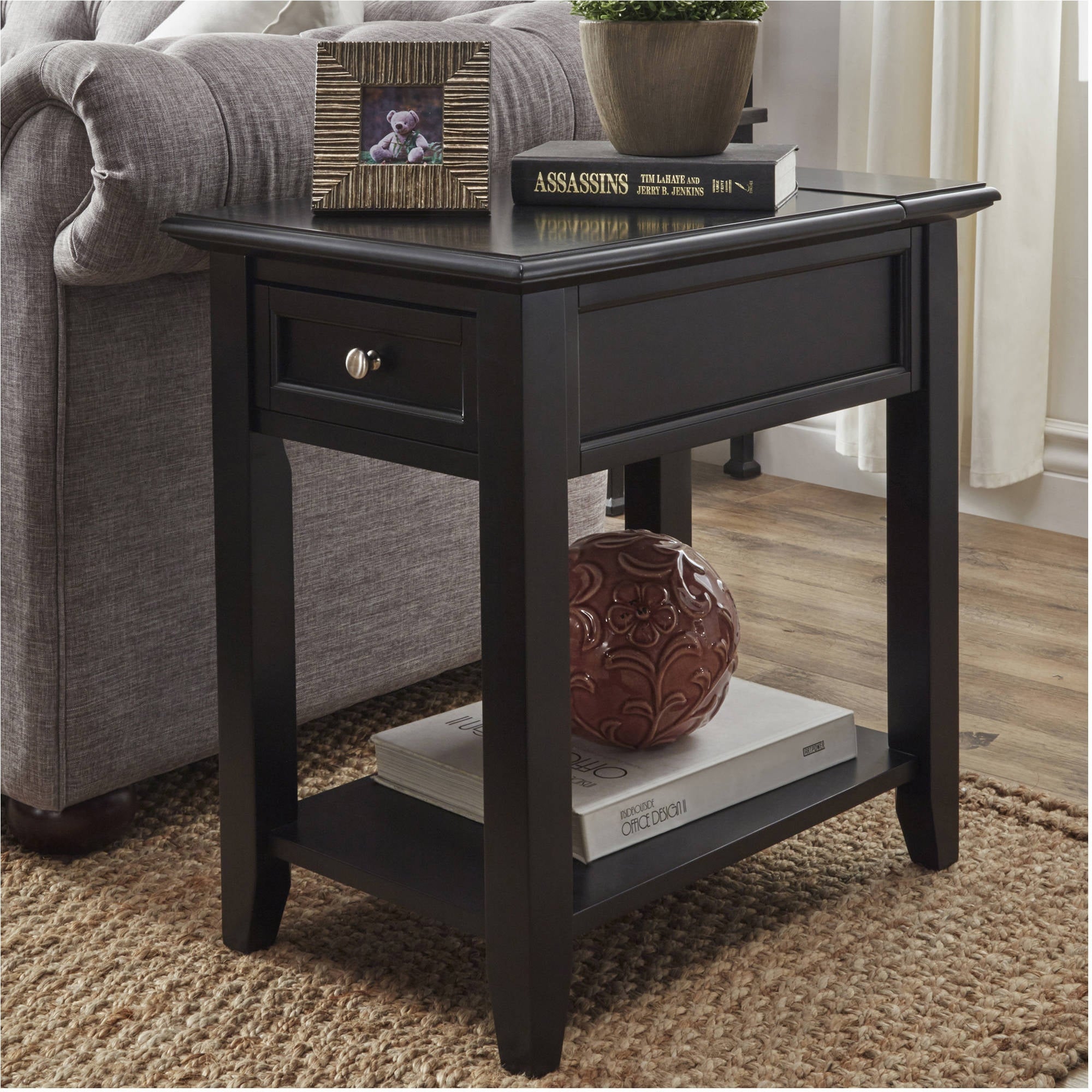 Chelsea Lane Wood End Table with Drawer and Lift-top Power Outlet， Vulcan Black