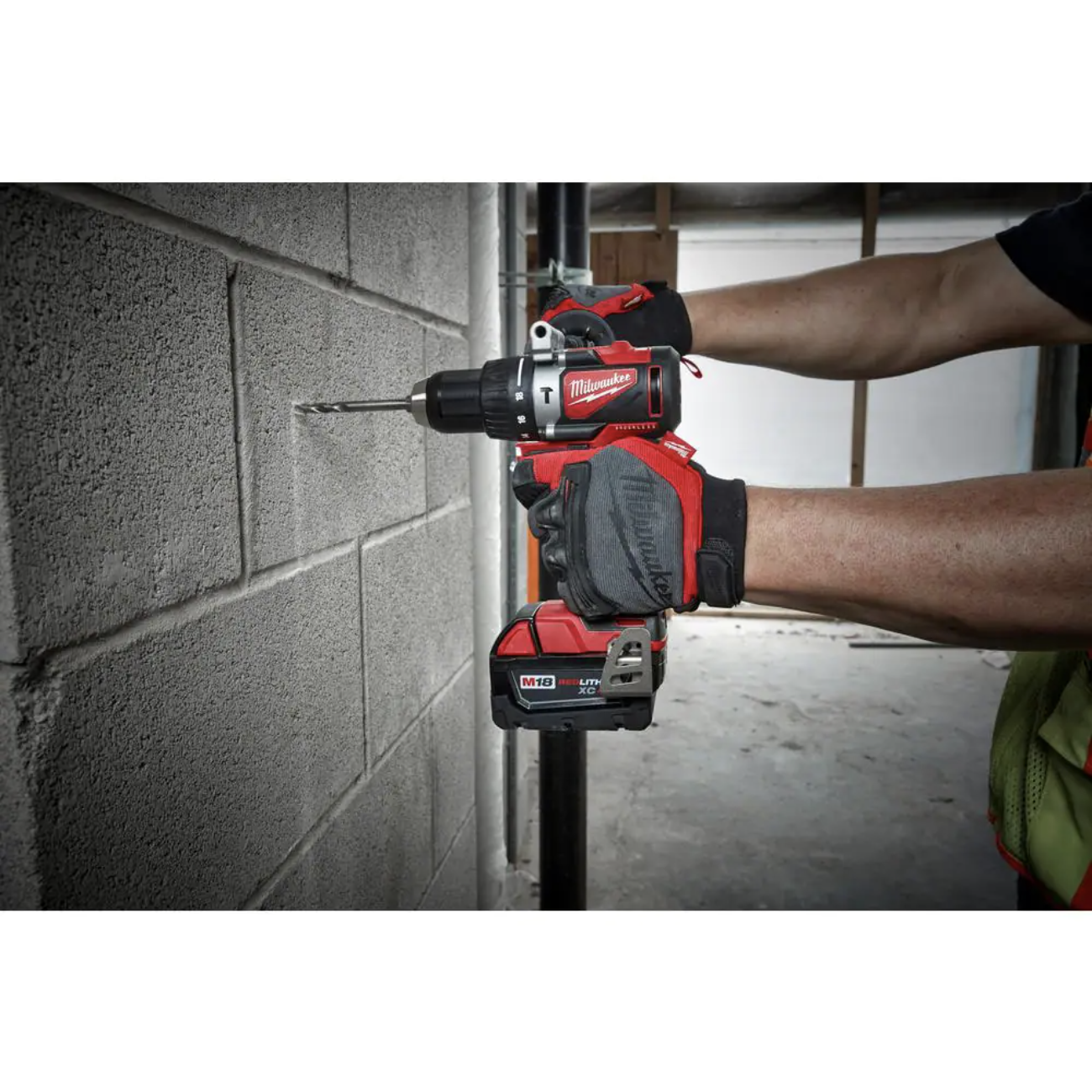 Milwaukee M18 18V Lithium-Ion Brushless Cordless 1/2 in. Compact Hammer Drill/Driver Kit 2902-22