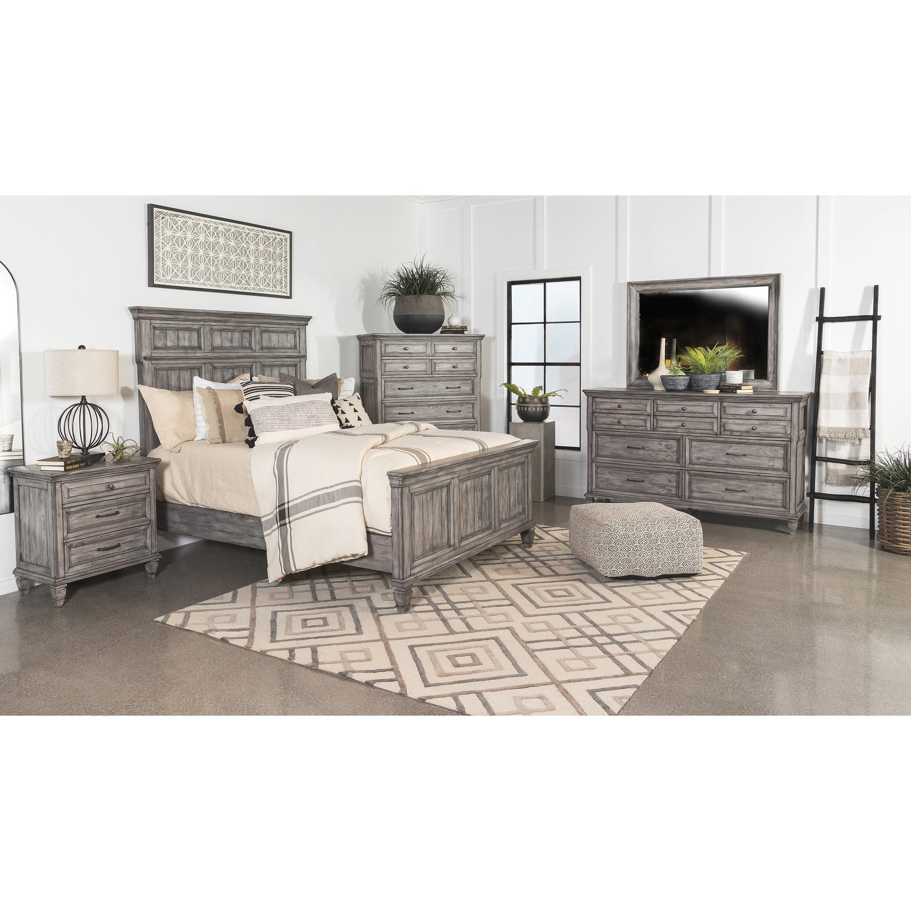 Hutchinson Grey 5-piece Panel Bedroom Set - - 36964670