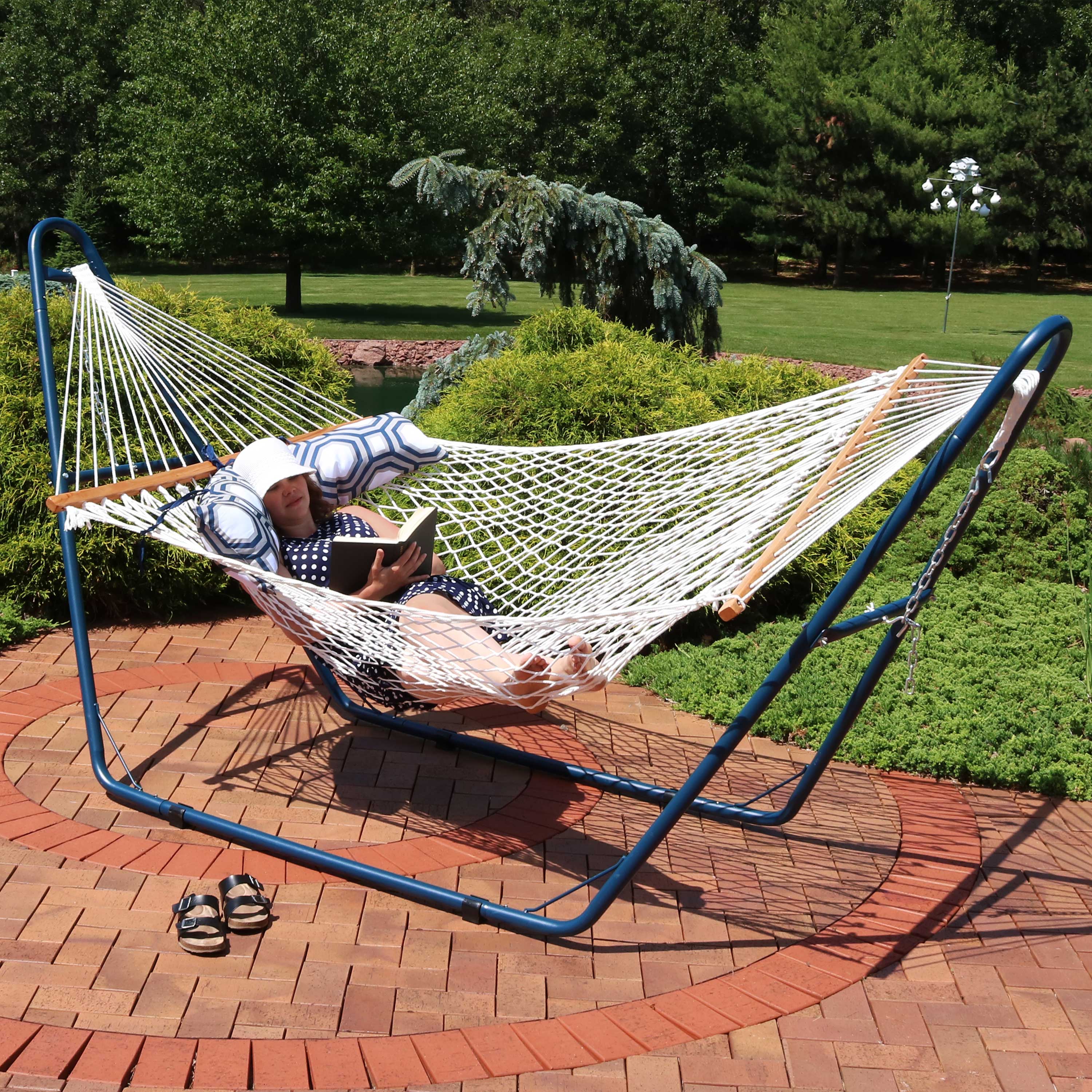 Sunnydaze Outdoor 2-Person Double Polyester Rope Hammock with Wood Spreader Bar and Matte Blue Steel Multi-Use Stand