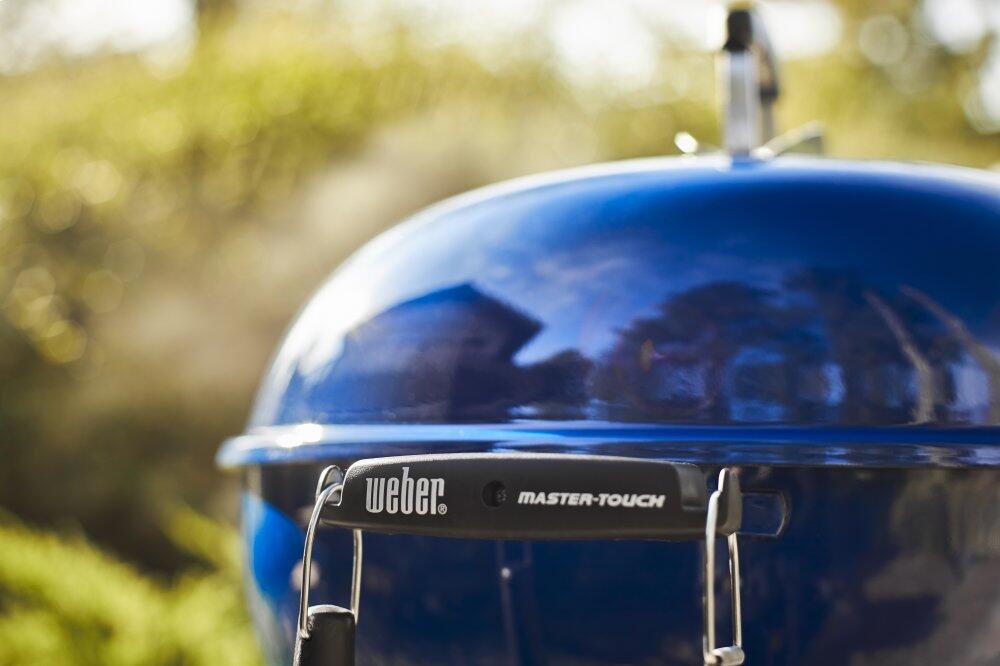 Weber 14516001 Master-Touch Charcoal Grill 22