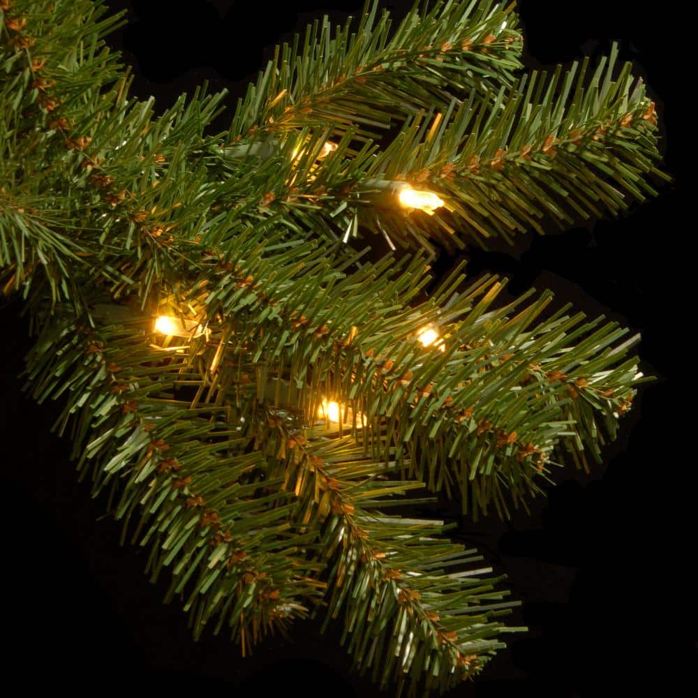  24in. Artificial North Valley(R) Spruce Wreath with Battery Operated Dual Color LED Lights NRV7-300D-24WB1