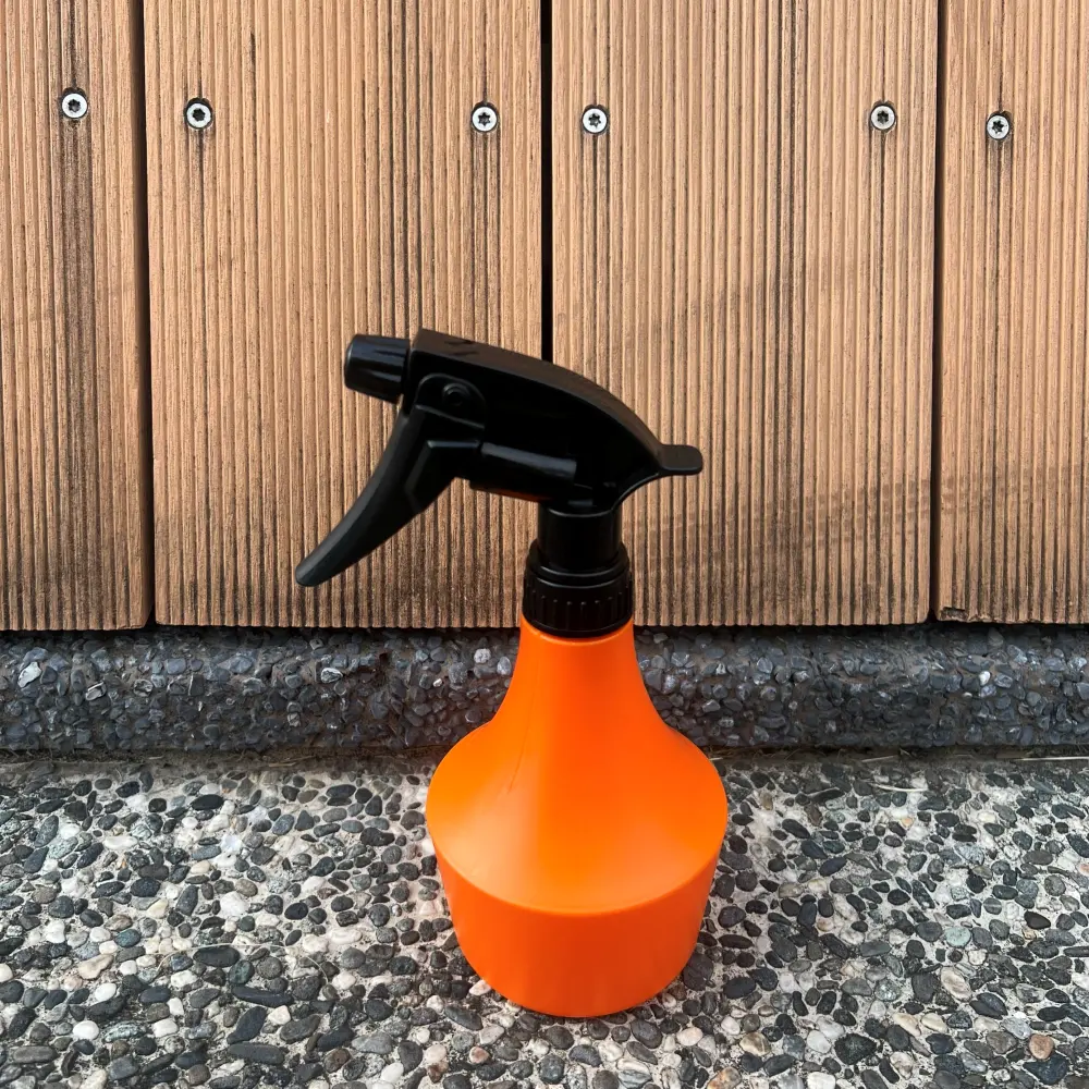 1.5 cc 28/400 Garden Non slip Ergonomic Design Chemical Resistant Plastic Nozzle Black Trigger Sprayer