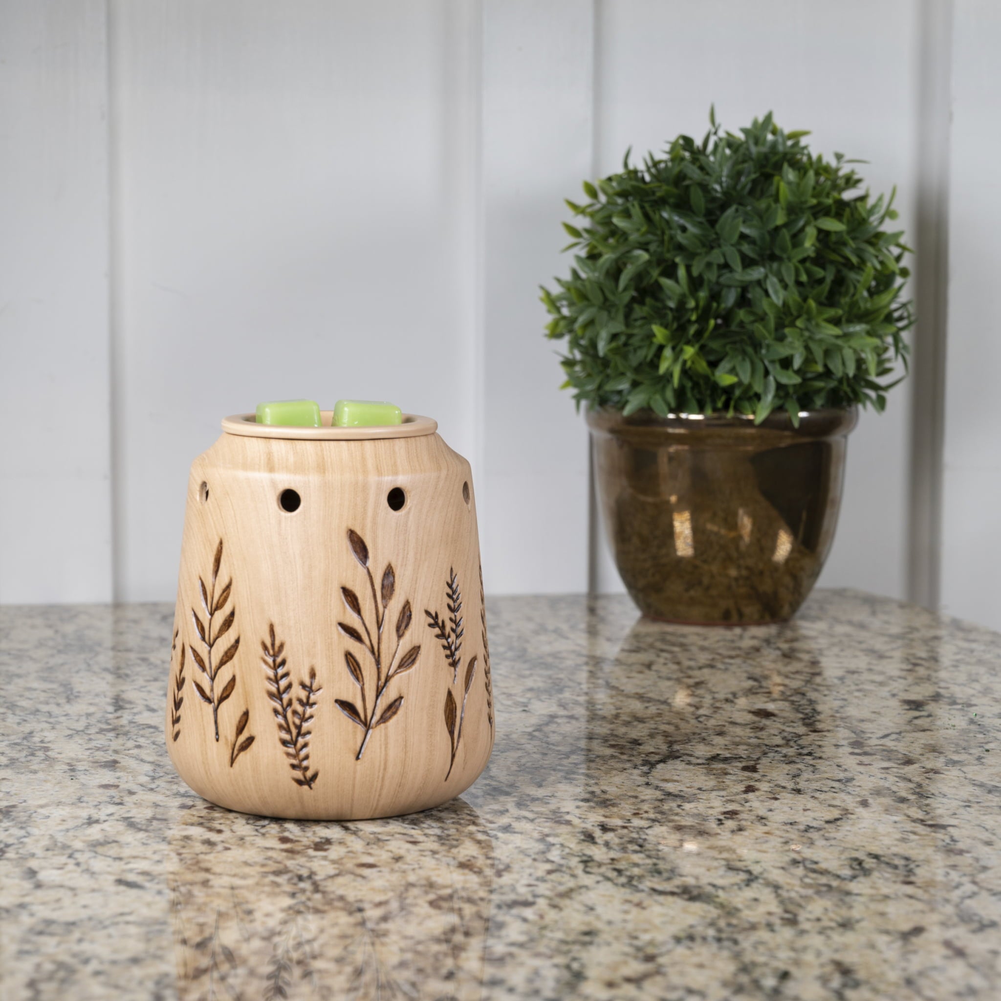 Better Homes and Gardens Full Size Fragrance Warmer， Woodgrain Botanical