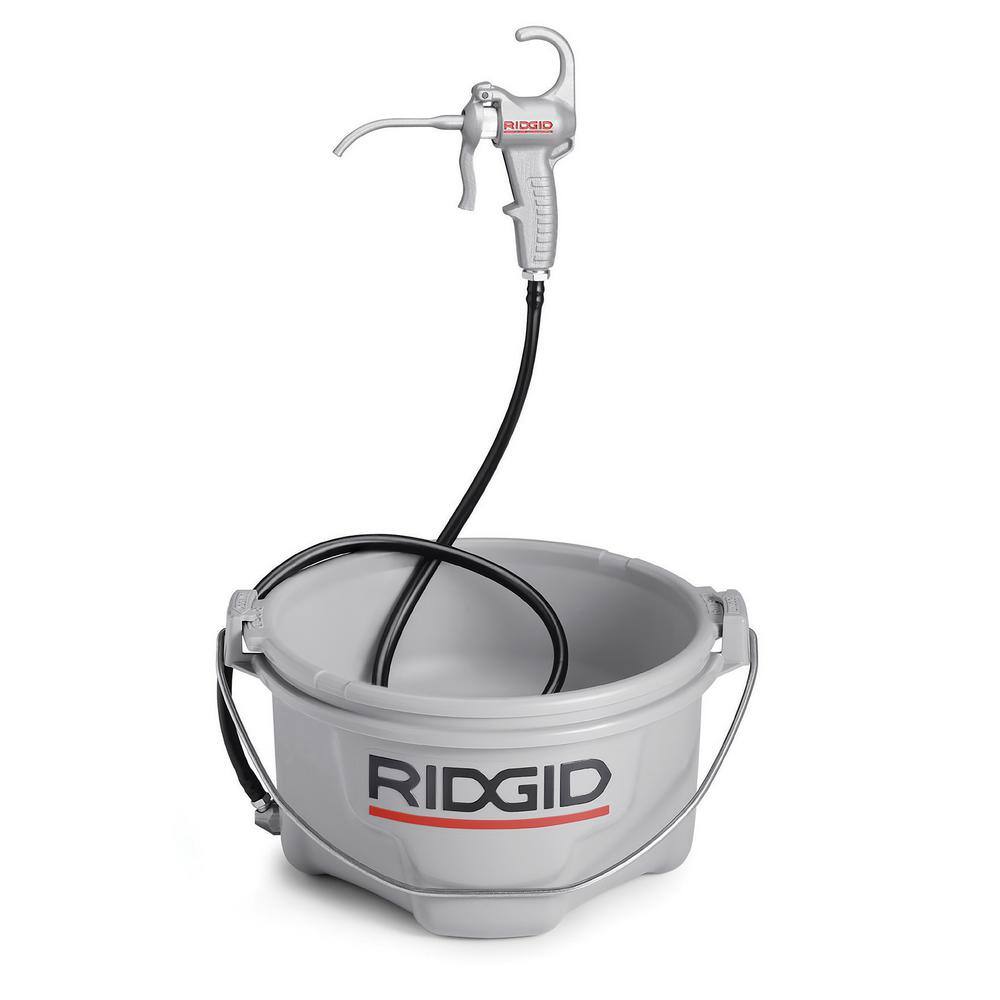 RIDGID 418 All Weather Pipe Threading Oiler Kit (Includes Die Cast Trigger Pump Drip PanReservoir + 1 Gal. Nu-Clear Oil) 10883