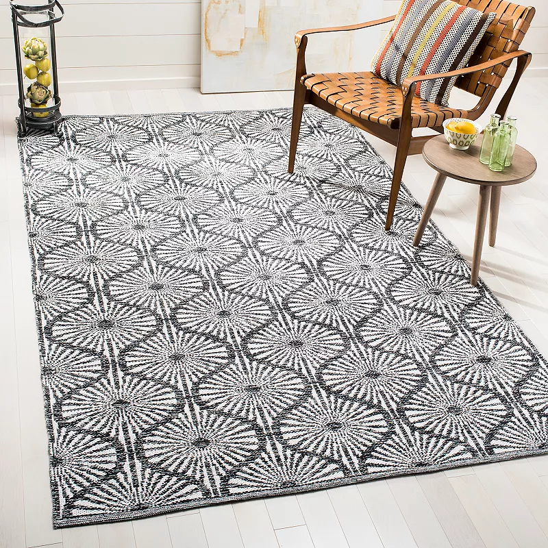 Safavieh Montauk Alexis Geometric Rug