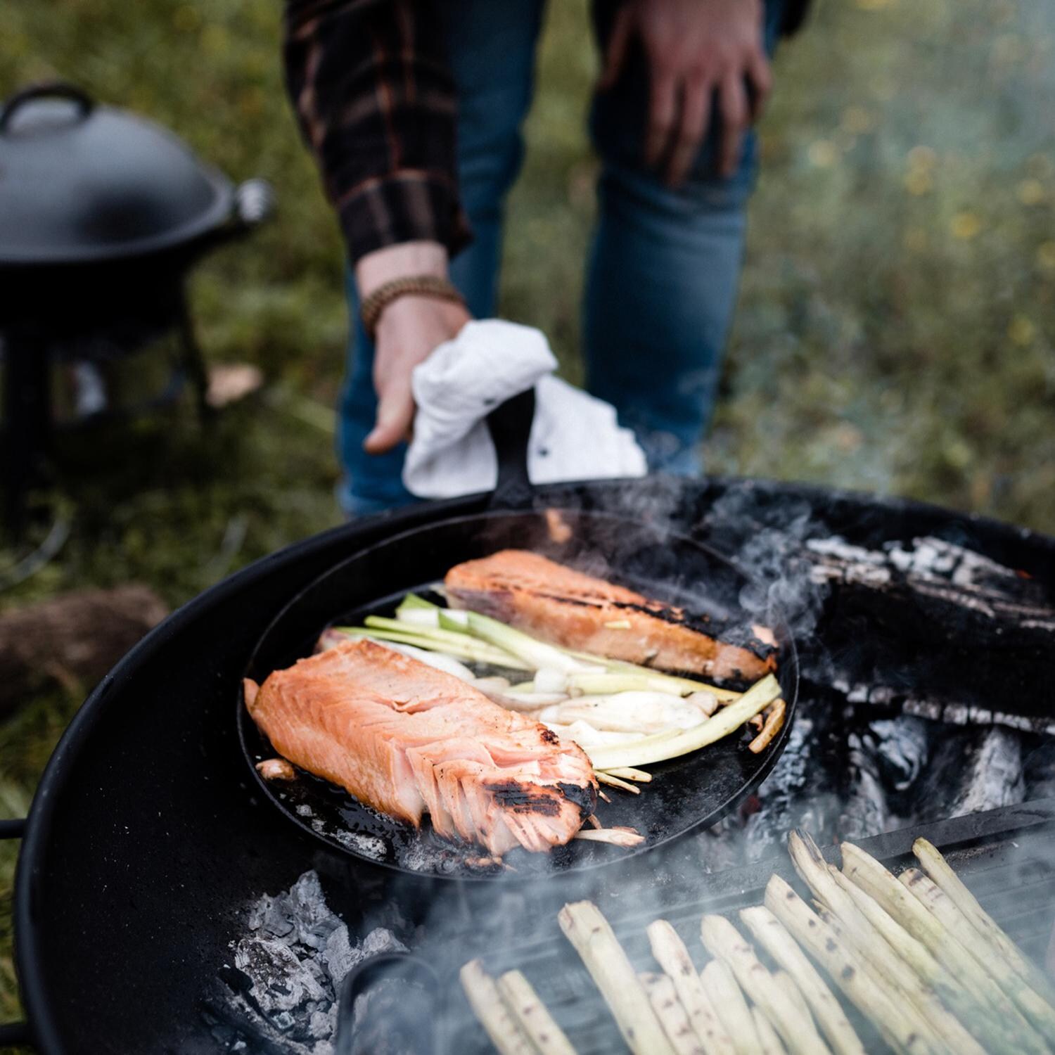 Barebones Living 12-Inch Cast Iron Flat Pan