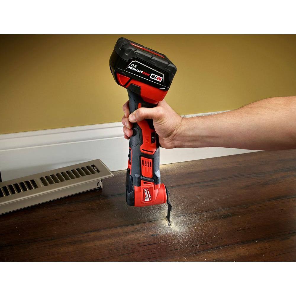 MW M18 18V Lithium-Ion Cordless Multi-Tool with 2.0 Ah Compact Battery 2626-20-48-11-1820