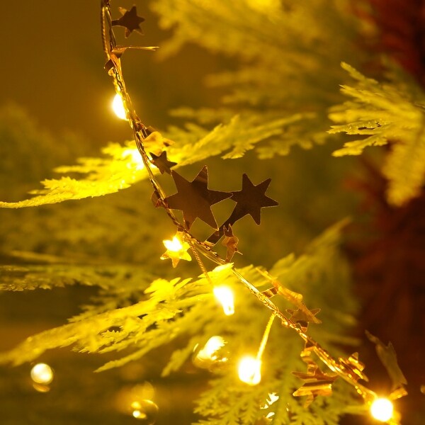 4.5' Glitter Bristle Mixed Hinged Christmas Tree with Red Berries，Pine Cones，and 200 Clear Lights