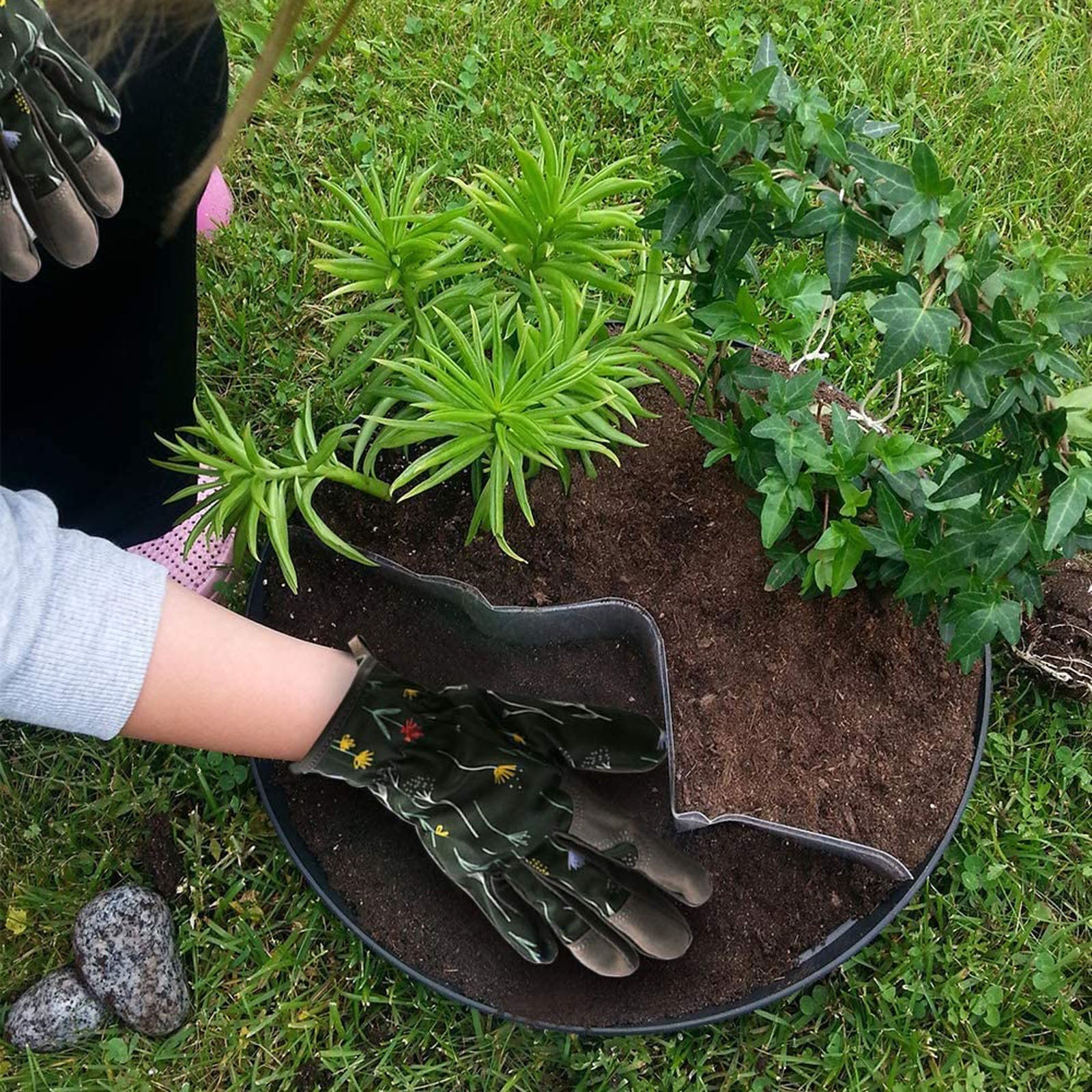 BIGTREE Garden Kneeling Pad with 2 Pairs Gardening Gloves Set for Lawn Yard Garden Work Floral Pattern Green