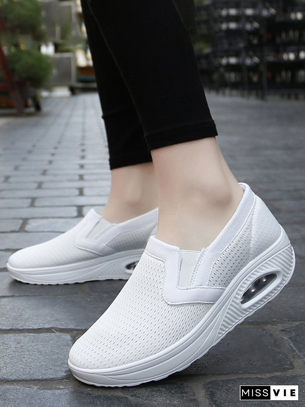 Round Toe Breathable Mesh Flat Heel Shakers Hollow Lightweight Casual Sneakers