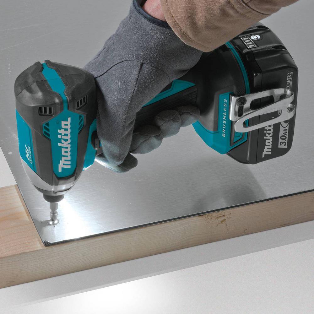 Makita 18V LXT Lithium-Ion Brushless Cordless Impact Driver Kit with (1) Battery 3.0Ah XDT131