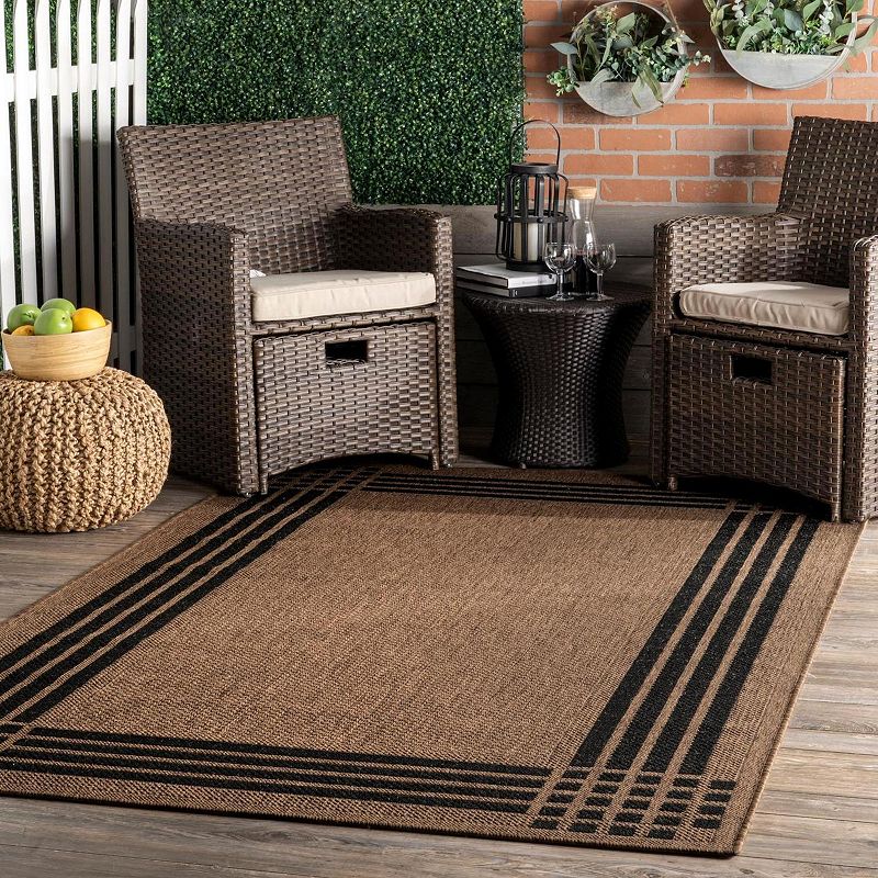 nuLOOM Gigi Striped Border Indoor/Outdoor Area Rug