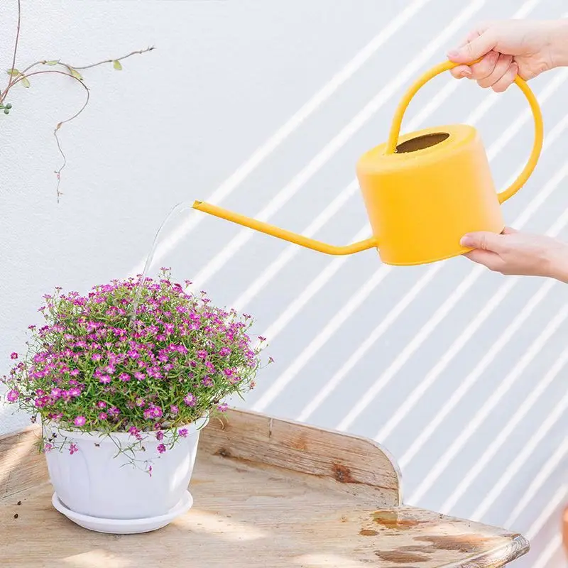 Custom Indoor Outdoor Easy  Pour Long Narrow Spout Water Can Plastic Plant Metal Watering Can/