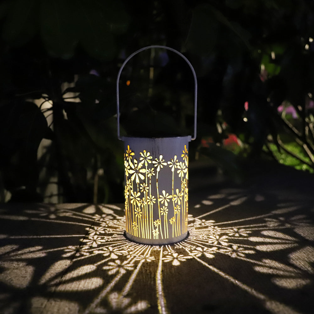 Walmeck Solar Powered Lantern Light Retro Table LEDs Candle Lamp IP44 Water-resistant Lantern Hanging Lights for Patio Garden