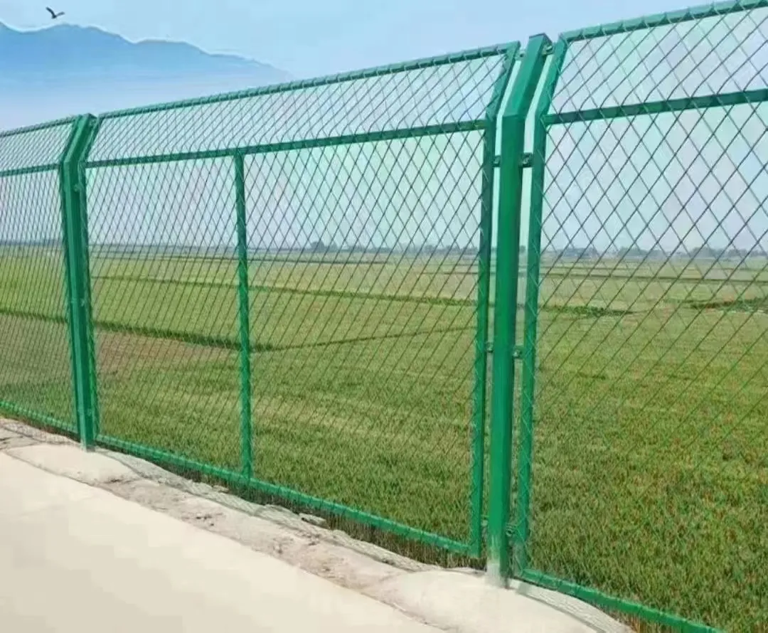 Professional Metal Fencing 3d curved bending PVC Coated fencing panels galvanized iron steel Wire Mesh Fence airport