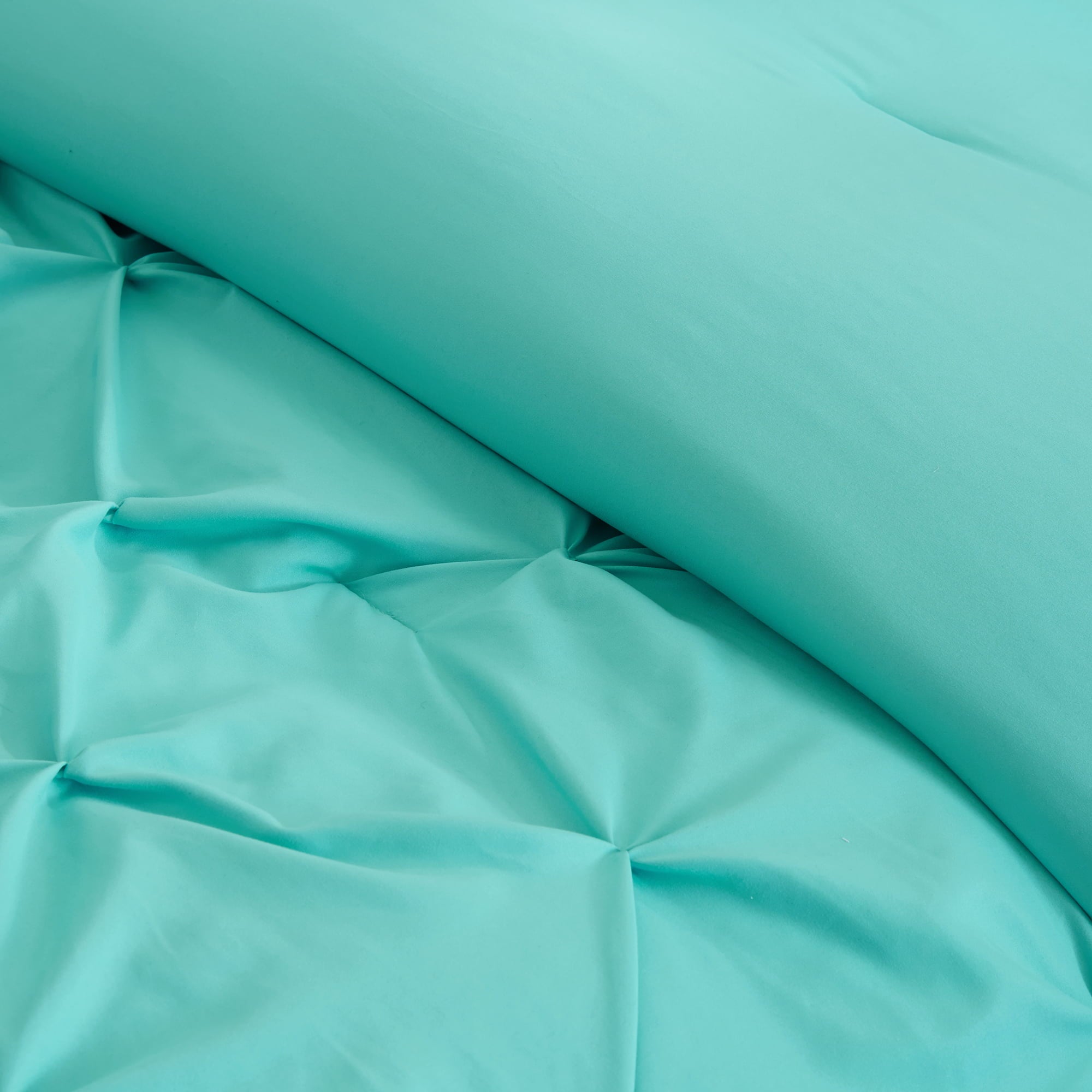 Comfort Spaces Cavoy Faux Silk 5-Piece Tufted Aqua Comforter Set with Bed Skirt and Decorative Pillow， King